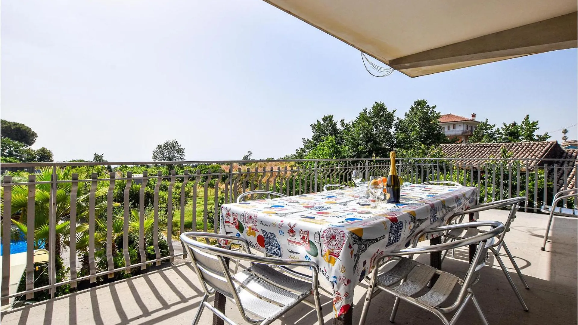 Stunning Apartment In Santa Venerina